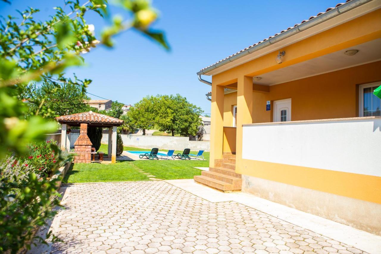 Holiday Home Labud Žminj المظهر الخارجي الصورة